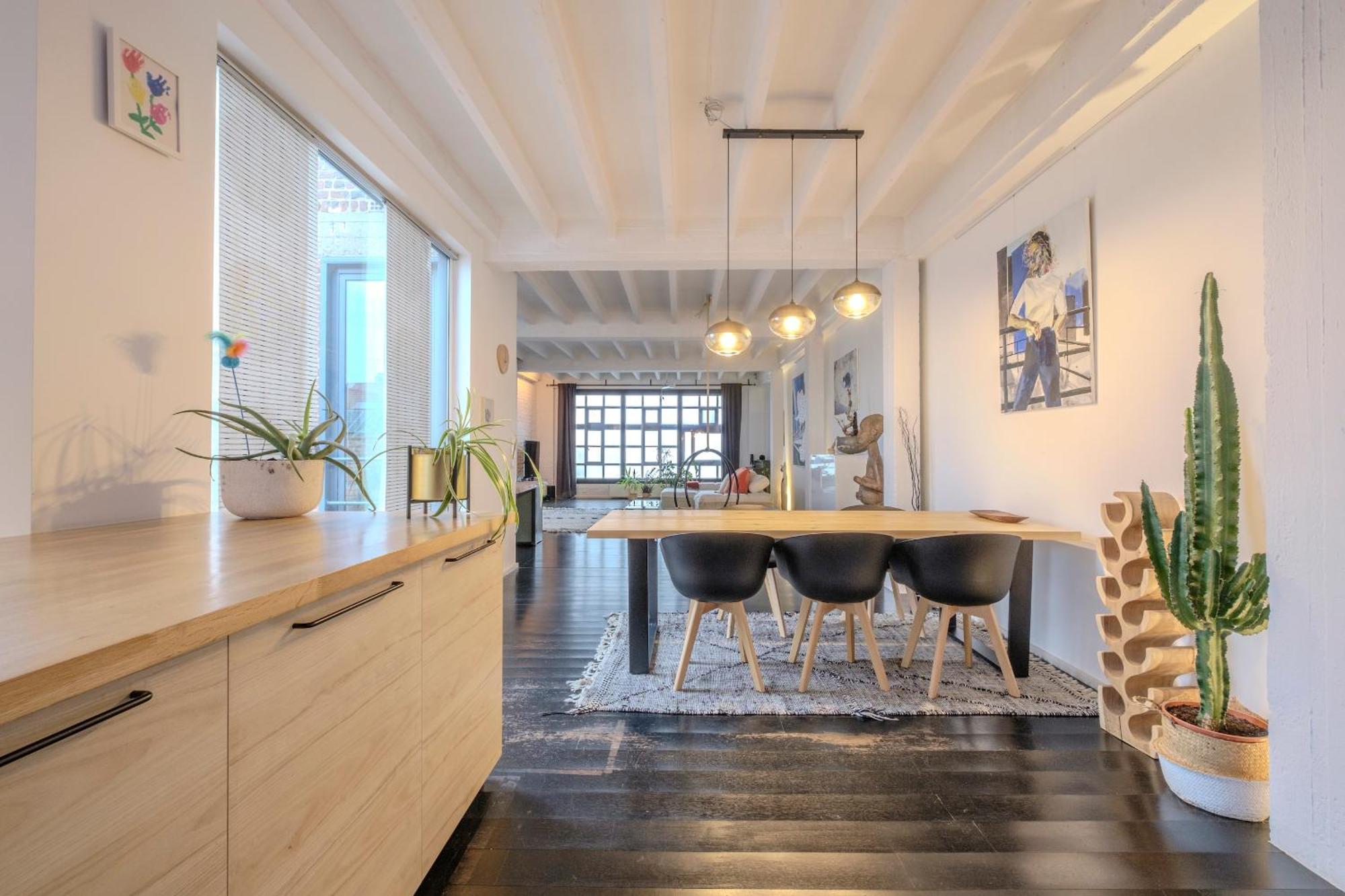 Beautiful Penthouse With Terrace In Apartment *